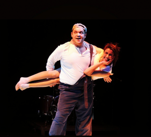 مسرحية “بين بين” – جمعية نحن نلعب للفنون – إخراج محمود الشاهدي – المغرب.