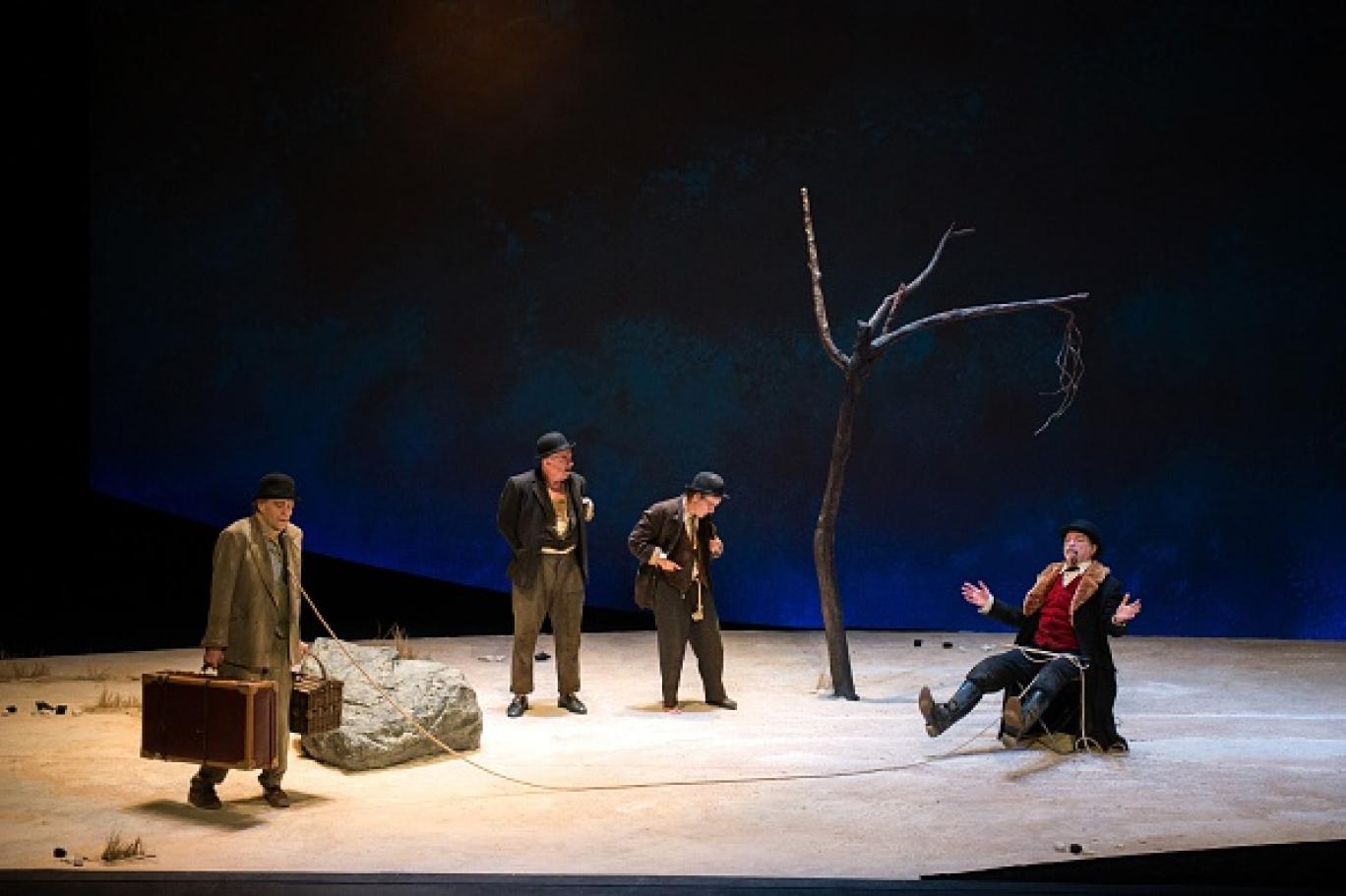 مسرحية في انتظار جودو