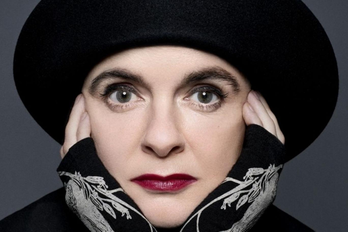 البلجيكية أميلي نوتومب