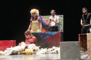 من مسرحية "سبعة"