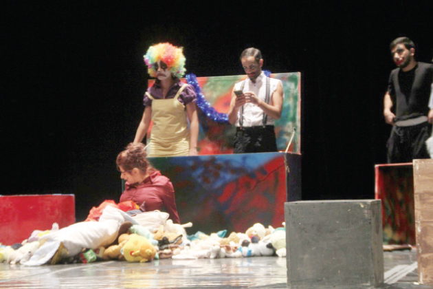 من مسرحية "سبعة"