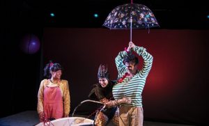 من مسرحية الكل لديهم ساعات لا أحد لديه وقت